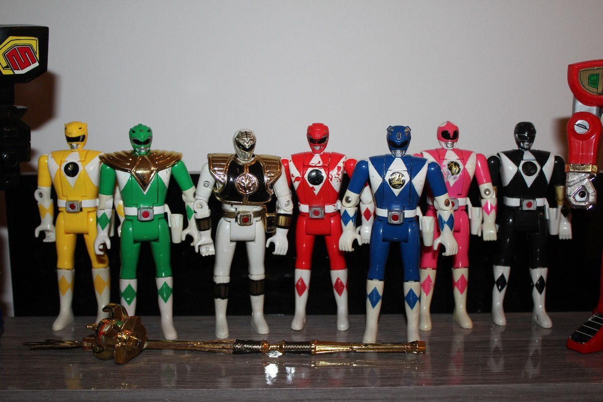 Mighty_Morphin_Power_Rangers_bonecos